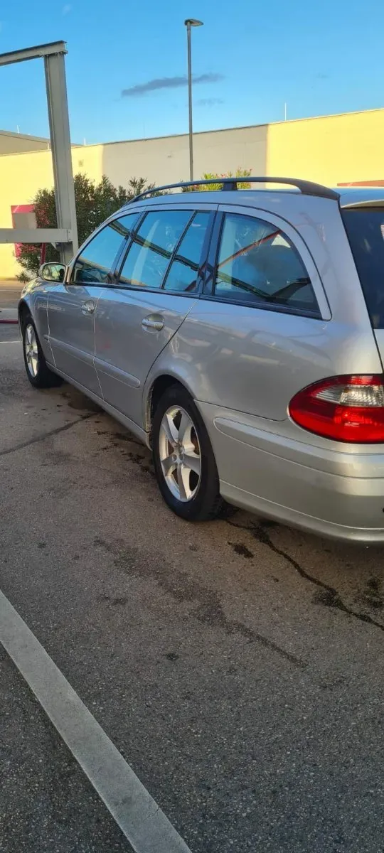 Mercedes-Benz Eklasse 2003 photo 2