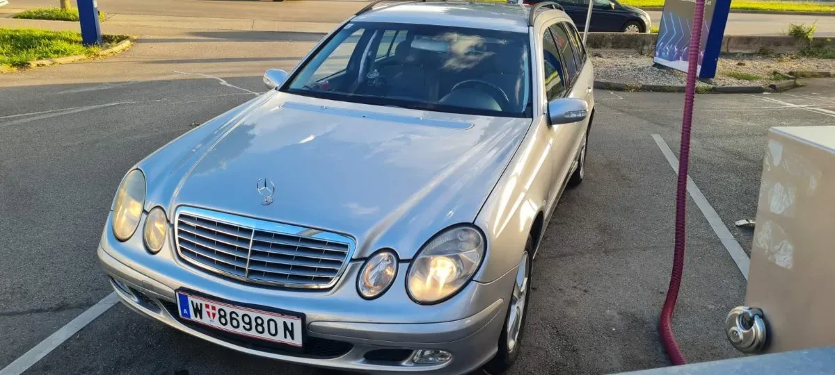 Mercedes-Benz Eklasse 2003 photo 3