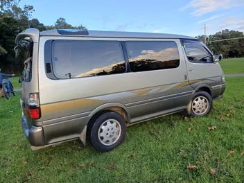 Toyota Hiace 1997 photo 4