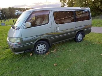 Toyota Hiace 1997 photo 2