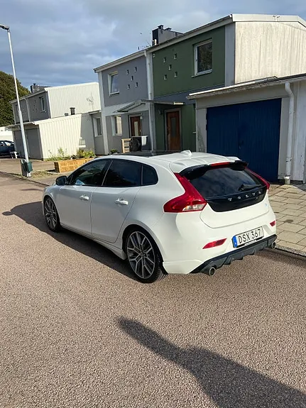 Volvo V40 2015 photo 2