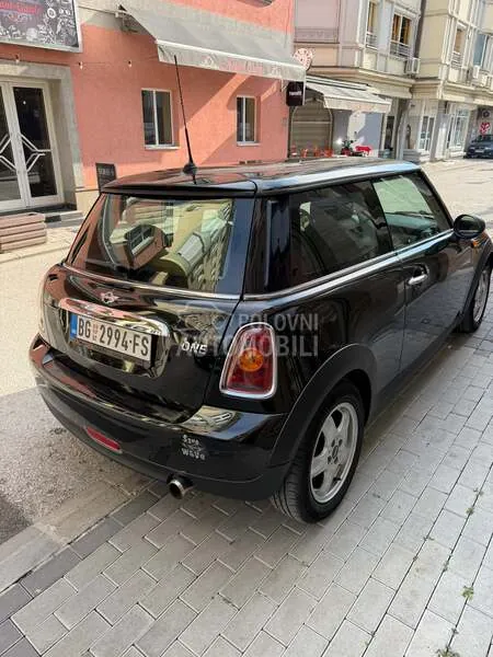 Mini One 2009 photo 3