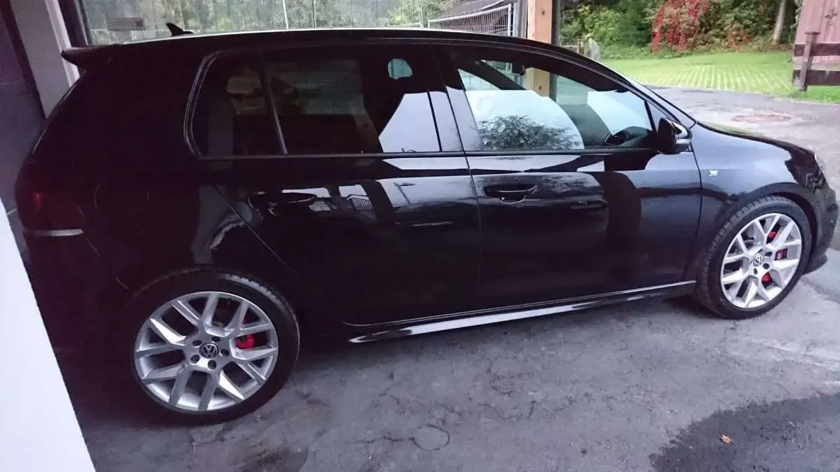 Volkswagen Golf 2011 photo 3