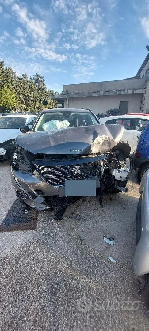 Peugeot 2008 2022 photo 2