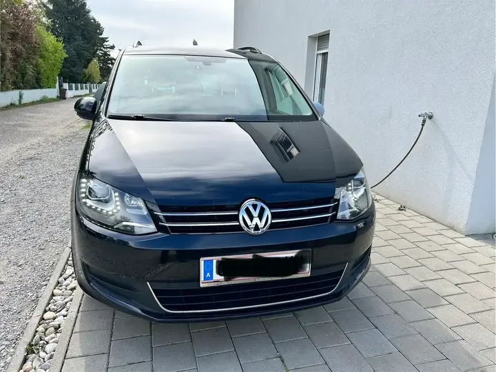Volkswagen Sharan 2010 photo 2