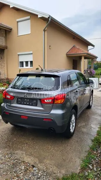 Mitsubishi Asx 2010 photo 5