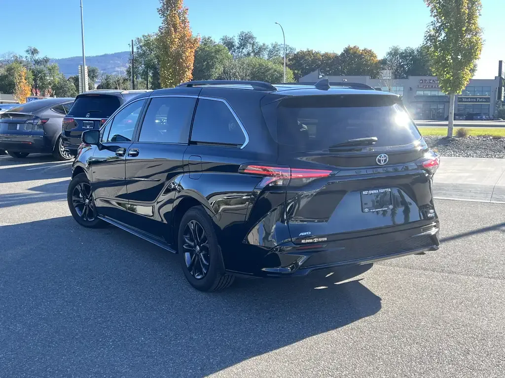 Toyota Sienna 2024 photo 3