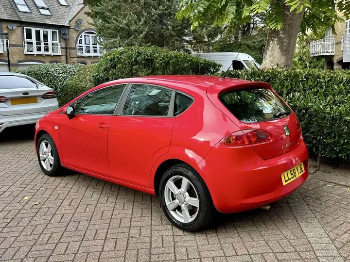 Seat Leon 2009 photo 2