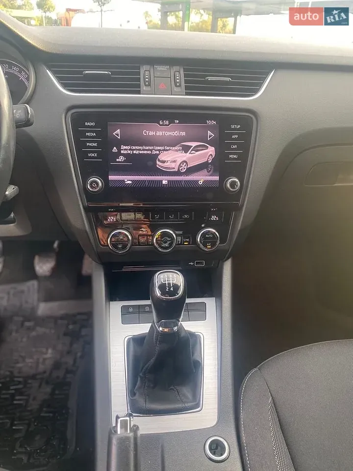 Skoda Octavia 2018 photo 3