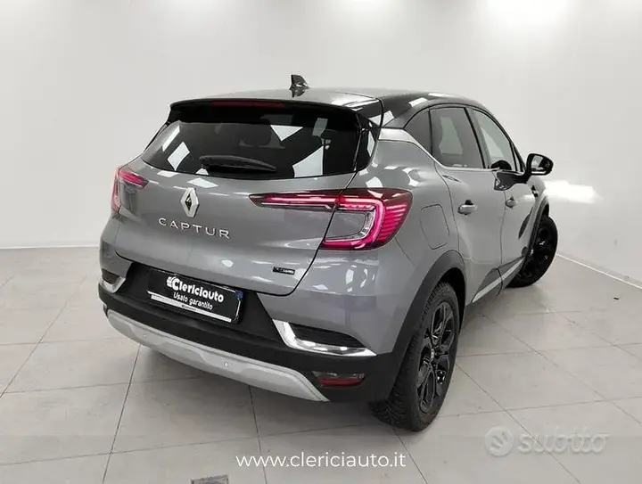Renault Captur 2023 photo 2