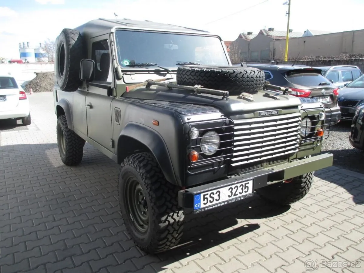 Land Rover Defender 1999 photo 5