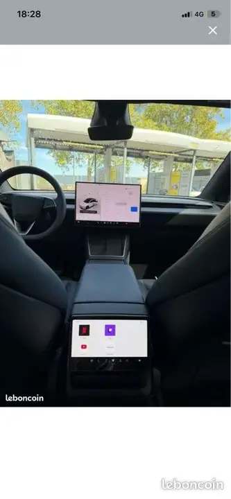 Tesla Model Y 2025 photo 3