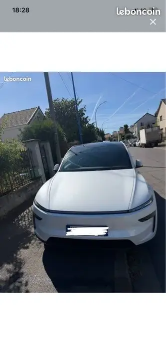 Tesla Model Y 2025 photo 2