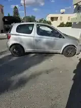 Toyota Yaris 2004 photo 2