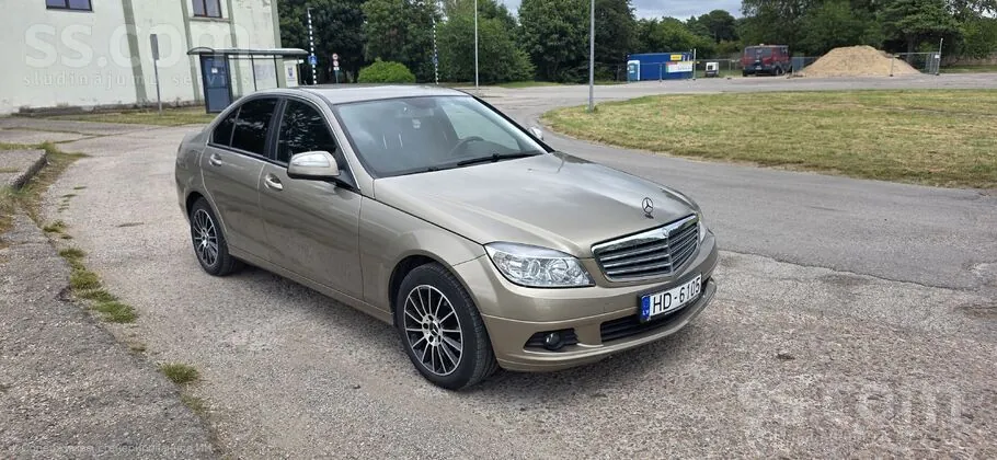 Mercedes-Benz C180 2008 photo 2