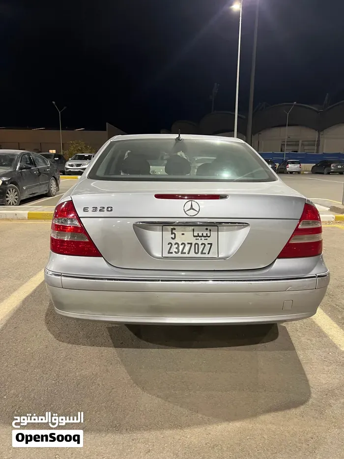 Mercedes-Benz E-Class 2006 photo 4