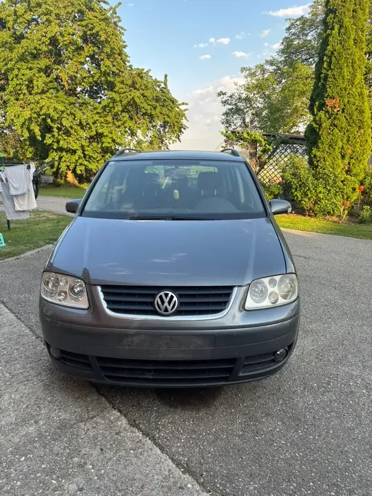 Volkswagen Touran 2004 photo 2