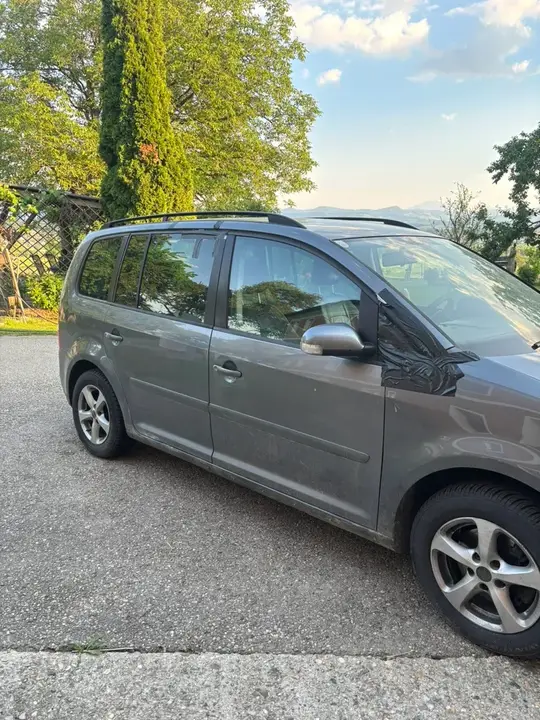 Volkswagen Touran 2004 photo 3