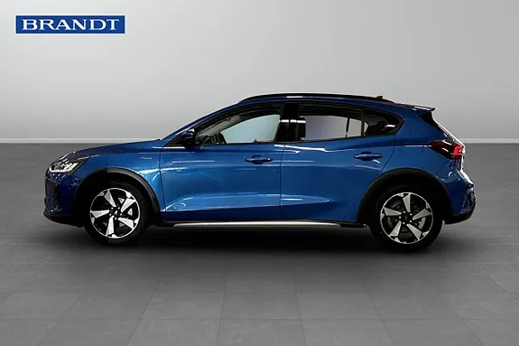 Ford Focus 2023 photo 3