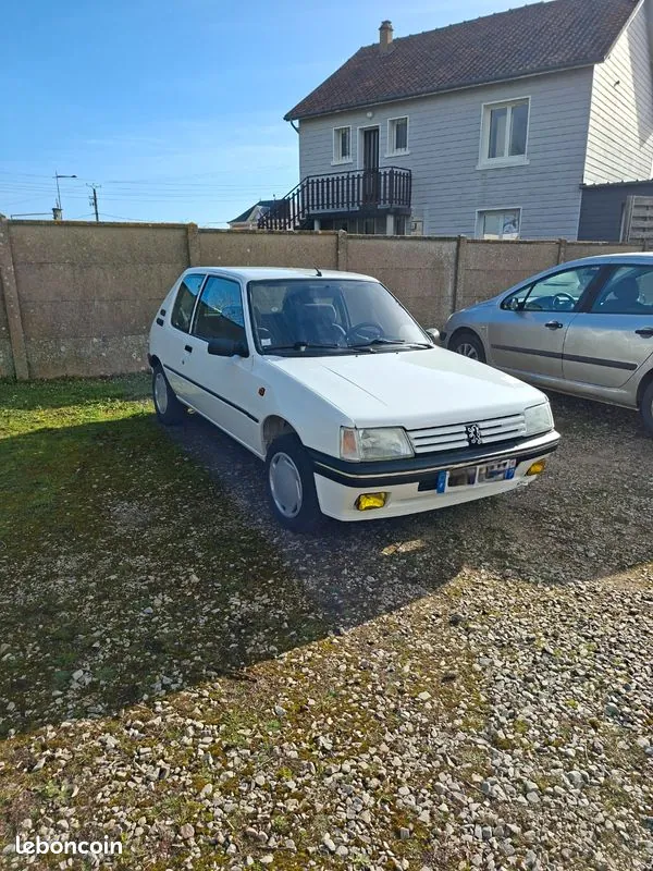 Peugeot 205 1998 photo 2