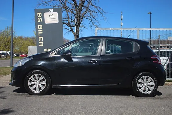 Peugeot 208 2014 photo 2