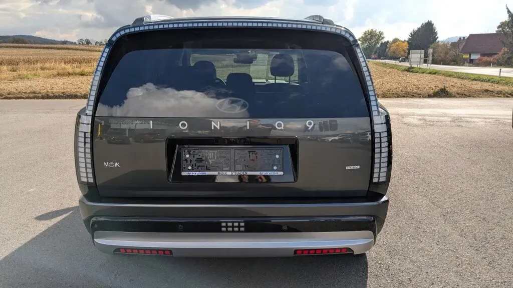 Hyundai Ioniq 9 photo 3