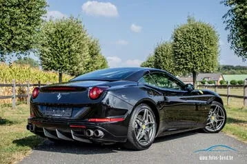 Ferrari California T 2016 photo 2