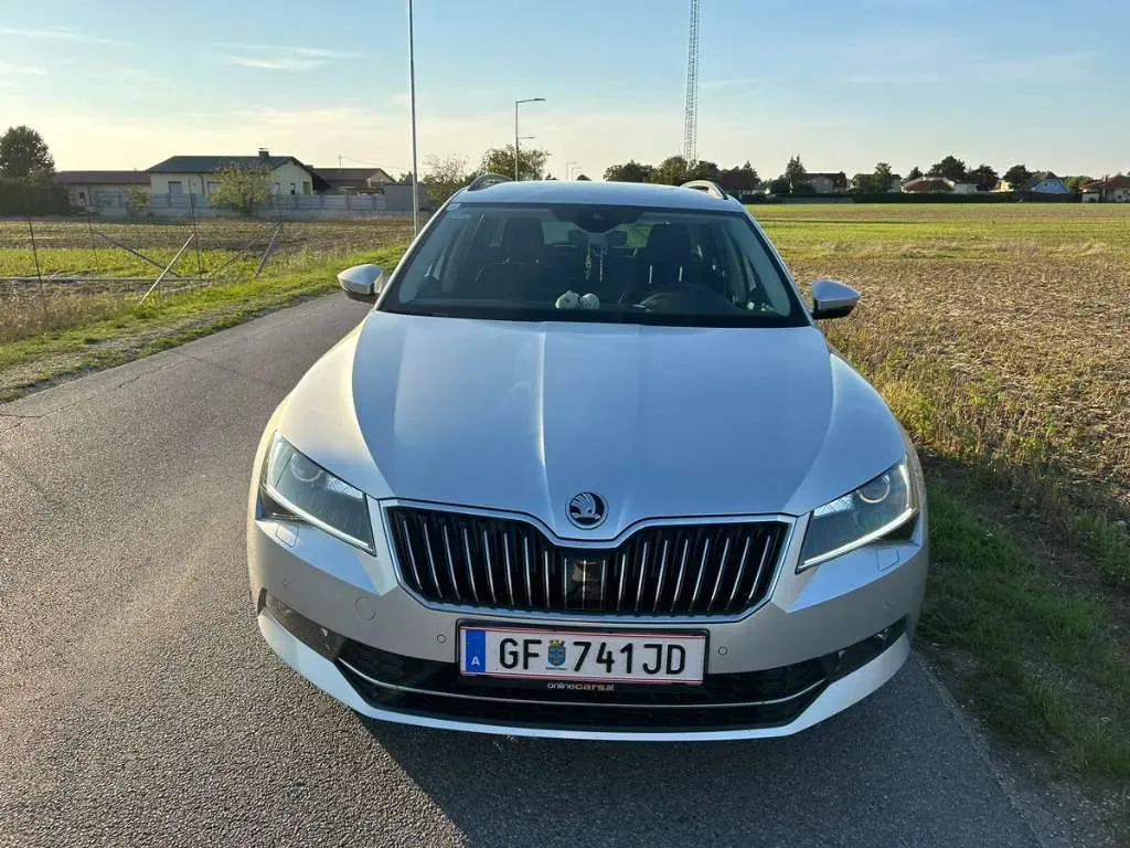 Skoda Superb 2018 photo 3