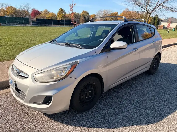 Hyundai Accent 2014 photo 2