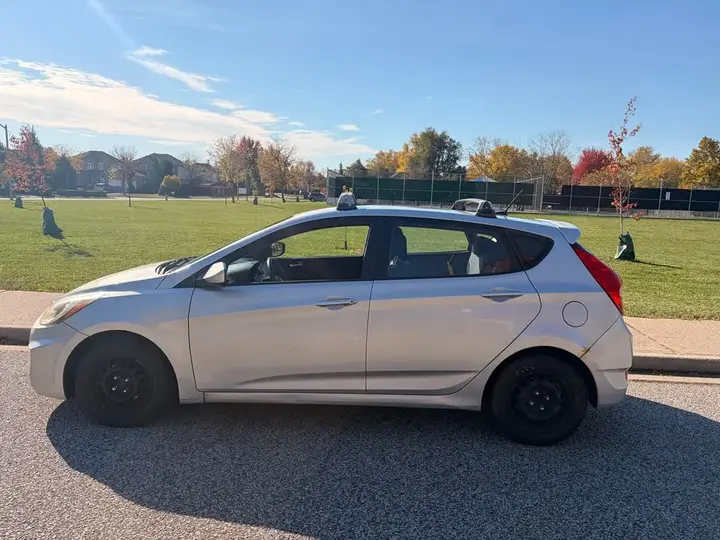 Hyundai Accent 2014 photo 3