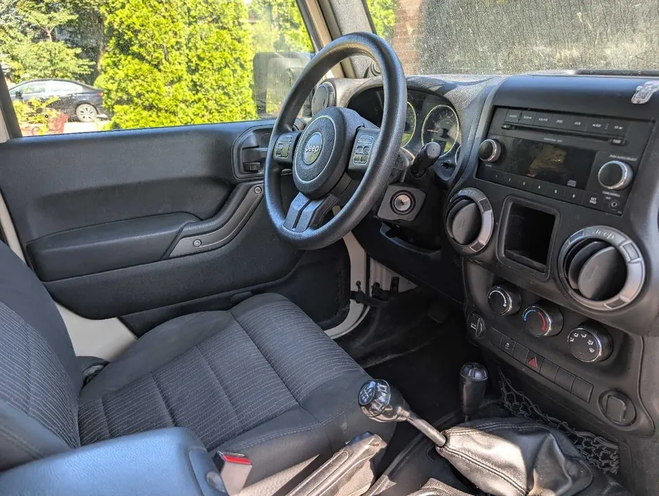 Jeep Wrangler 2011 photo 4