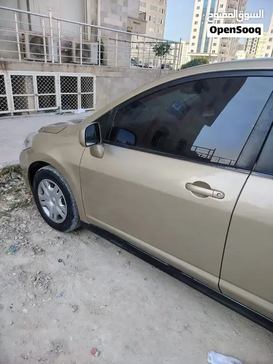 Nissan Tiida 2011 photo 4