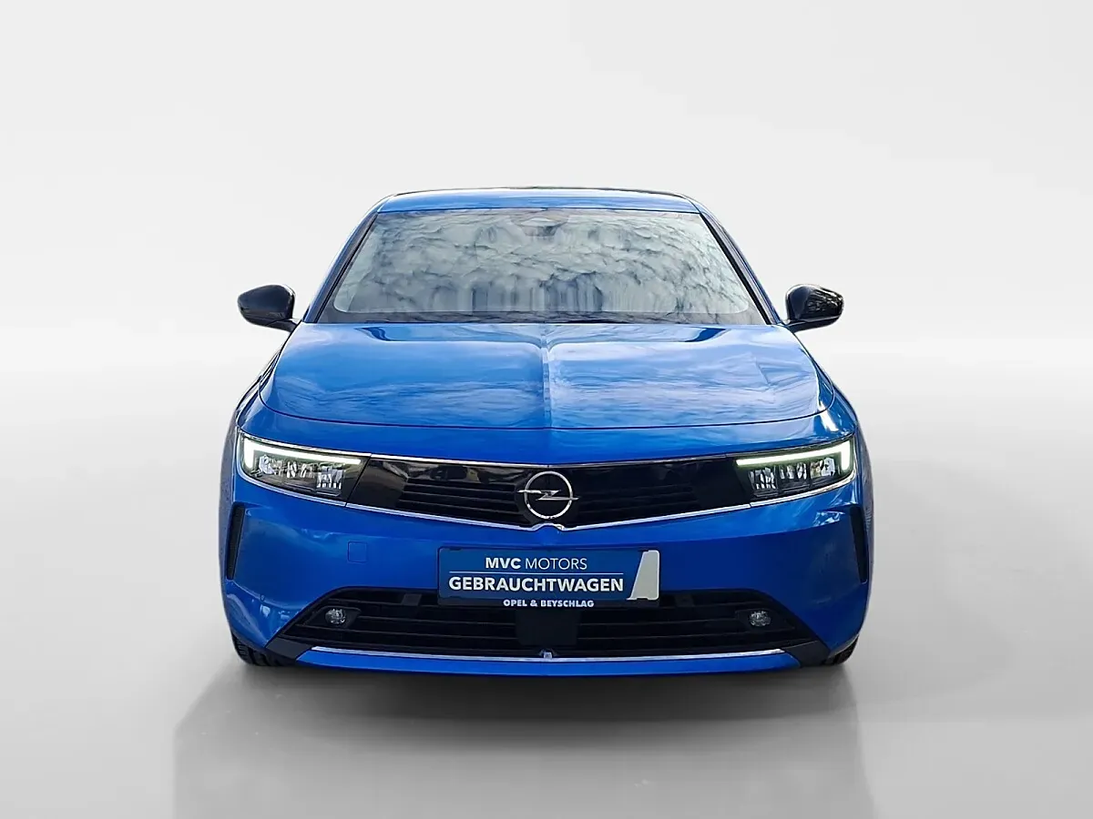 Opel Astra 2022 photo 2
