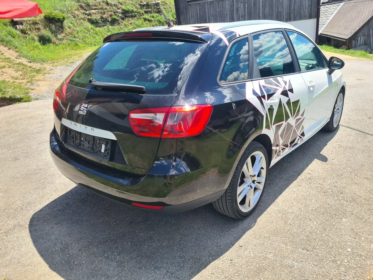 Seat Ibiza 2010 photo 3