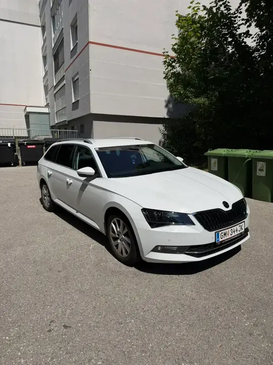 Skoda Superb 2016 photo 2