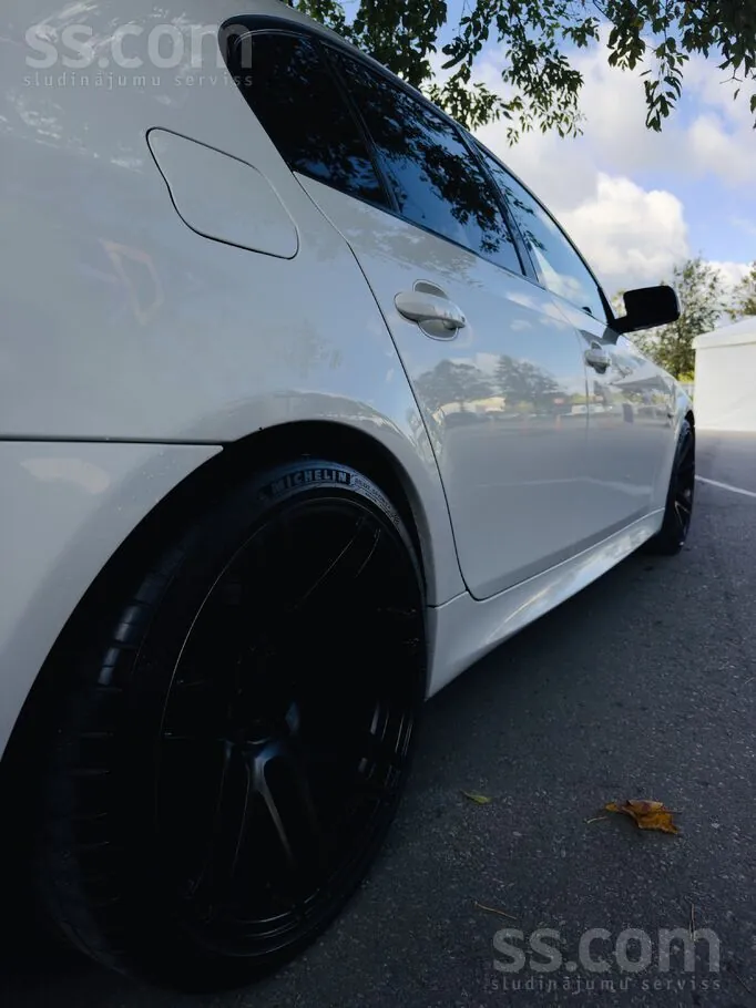 BMW E60 2007 photo 4