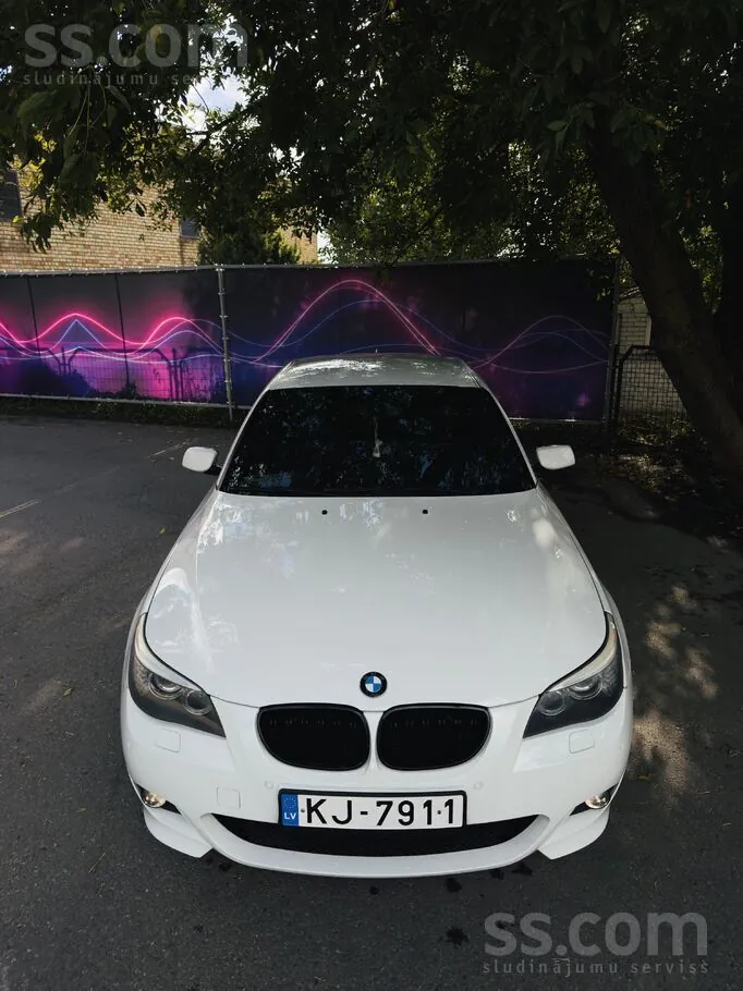 BMW E60 2007 photo 2