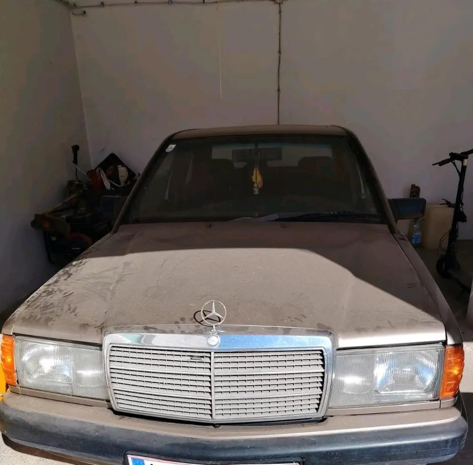 Mercedes-Benz 190D