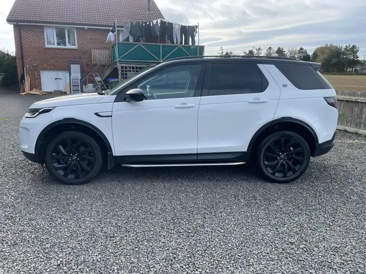 Land Rover Discovery Sport 2021 photo 4