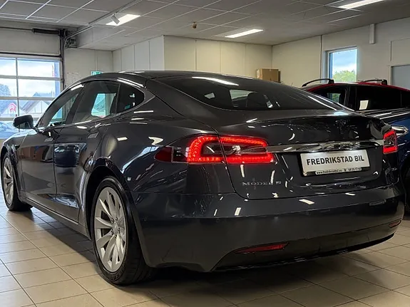 Tesla Model S 2018 photo 2