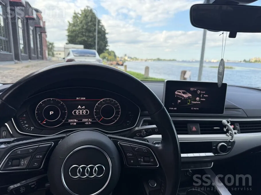 Audi A4 2019 photo 2