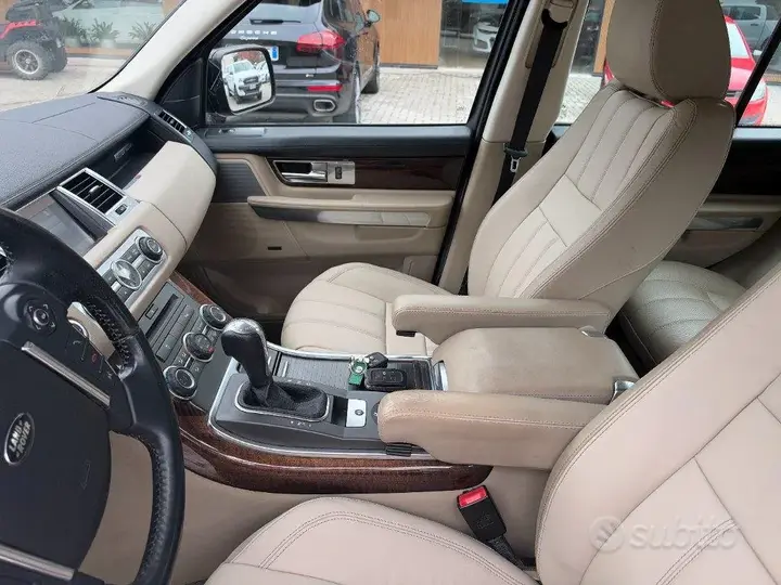 Land Rover Range Rover Sport 2011 photo 5