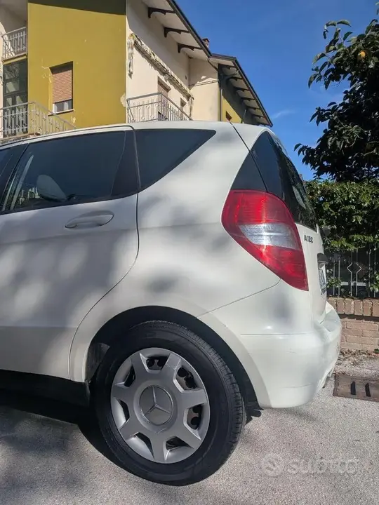 Mercedes-Benz A-Class 2009 photo 3