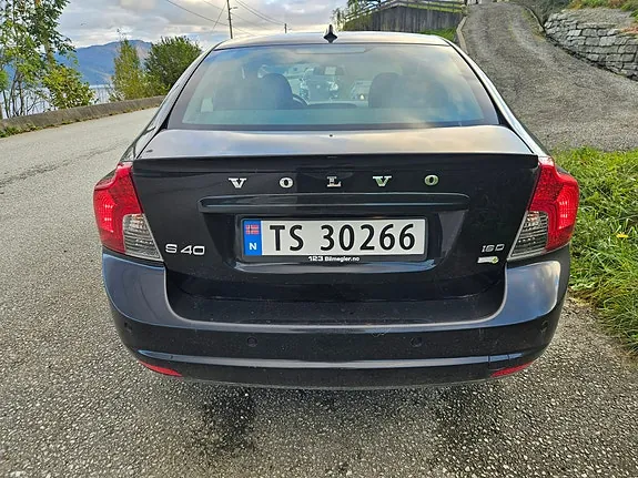Volvo S40 2010 photo 4