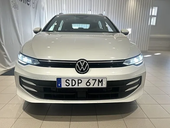 Volkswagen Golf I 2026 photo 2