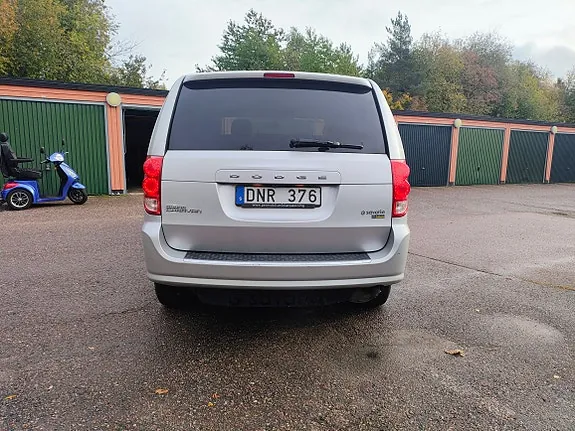 Dodge Grand Caravan 2012 photo 3