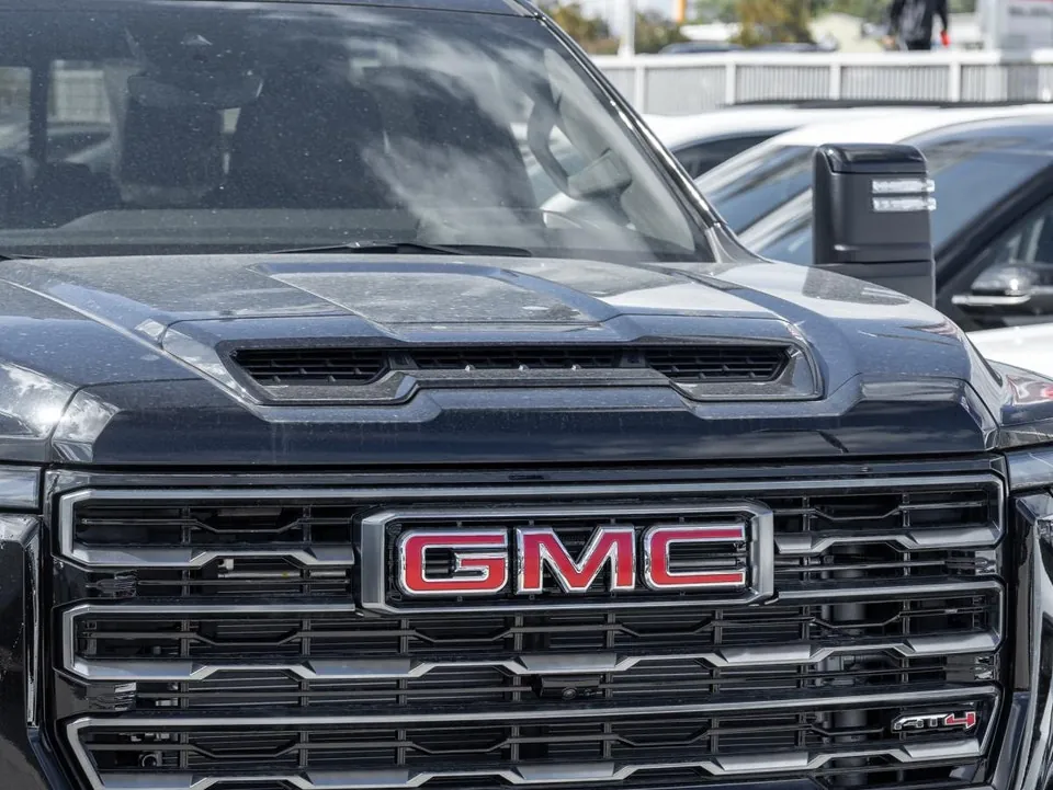 GMC Sierra 2500 2026 photo 3
