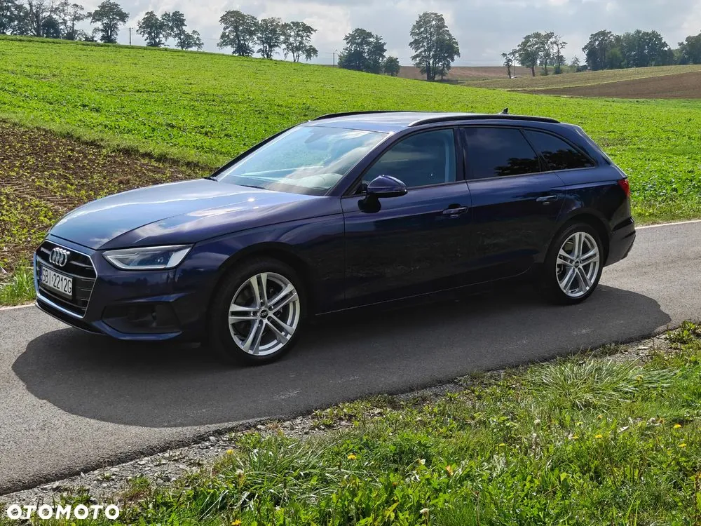 Audi A4 Avant 2022 photo 2