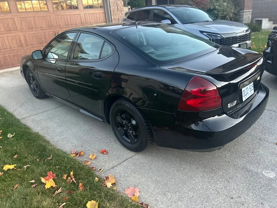 Pontiac Grand Prix 2006 photo 2