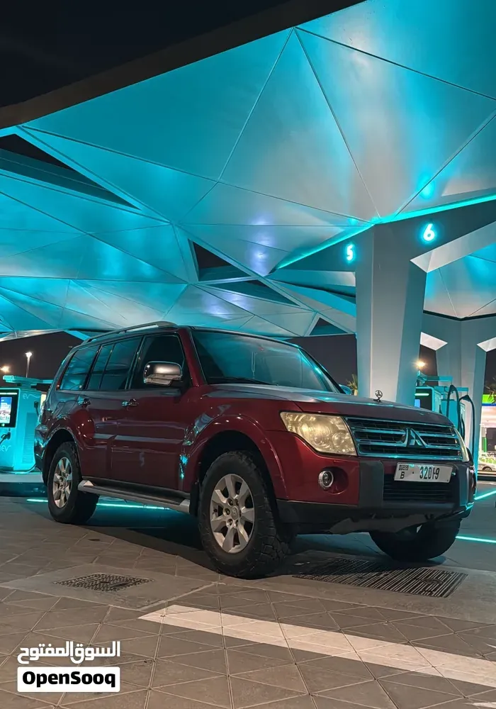 Mitsubishi Pajero 2009 photo 2
